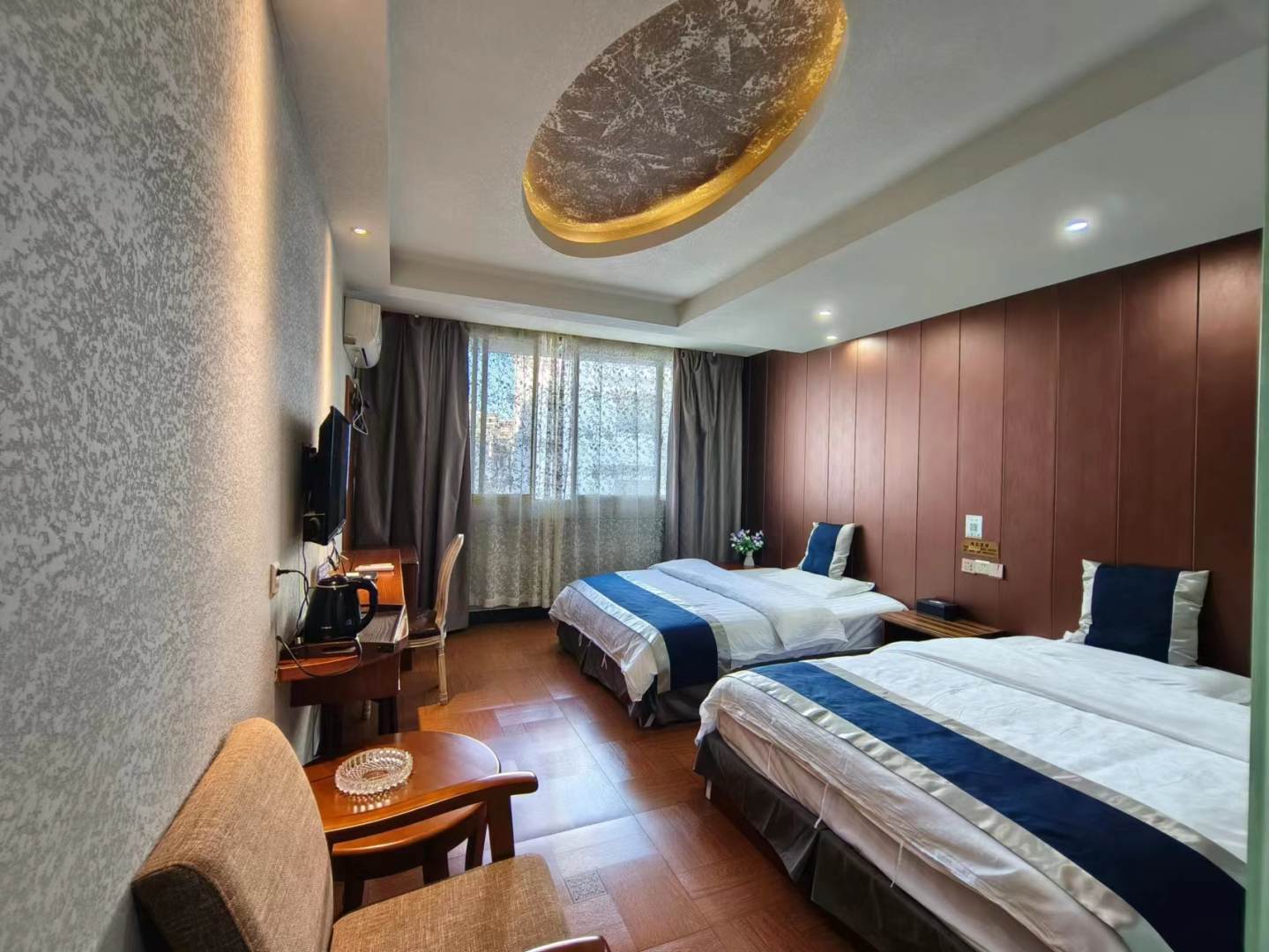 难忘宾馆(徽州花苑店)