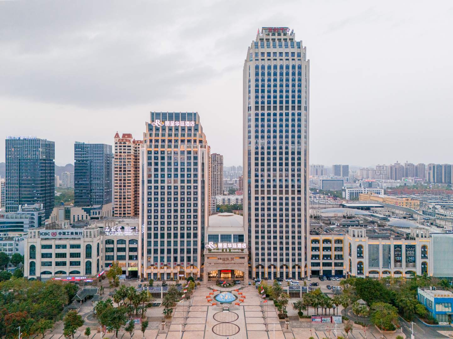 崇左丽呈华廷酒店(崇左高铁南站店)