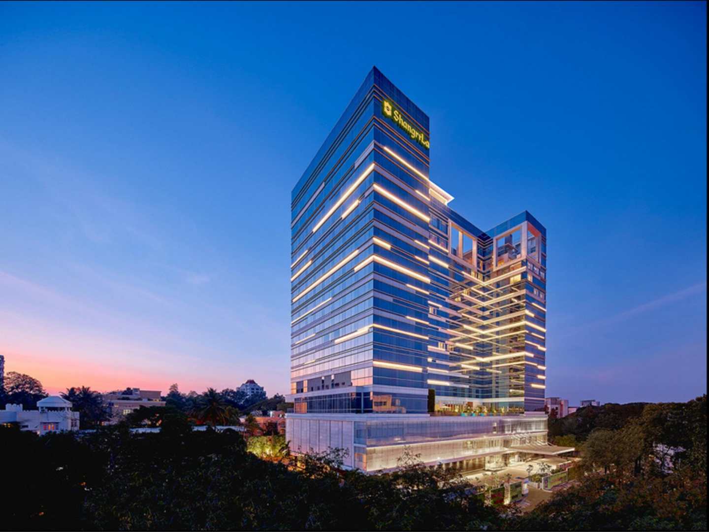 广州朵亚Max·HOTEL(珠江新城中山眼科医院店)