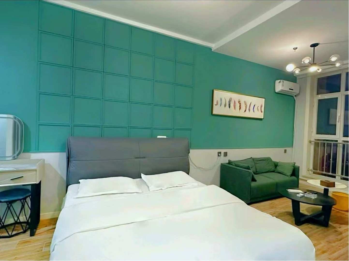 季末猫影电竞民宿