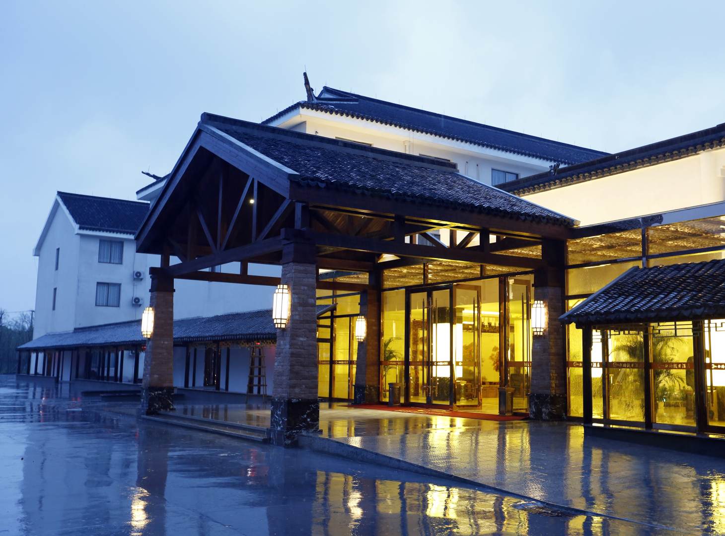 西塘假日酒店(南苑路店)