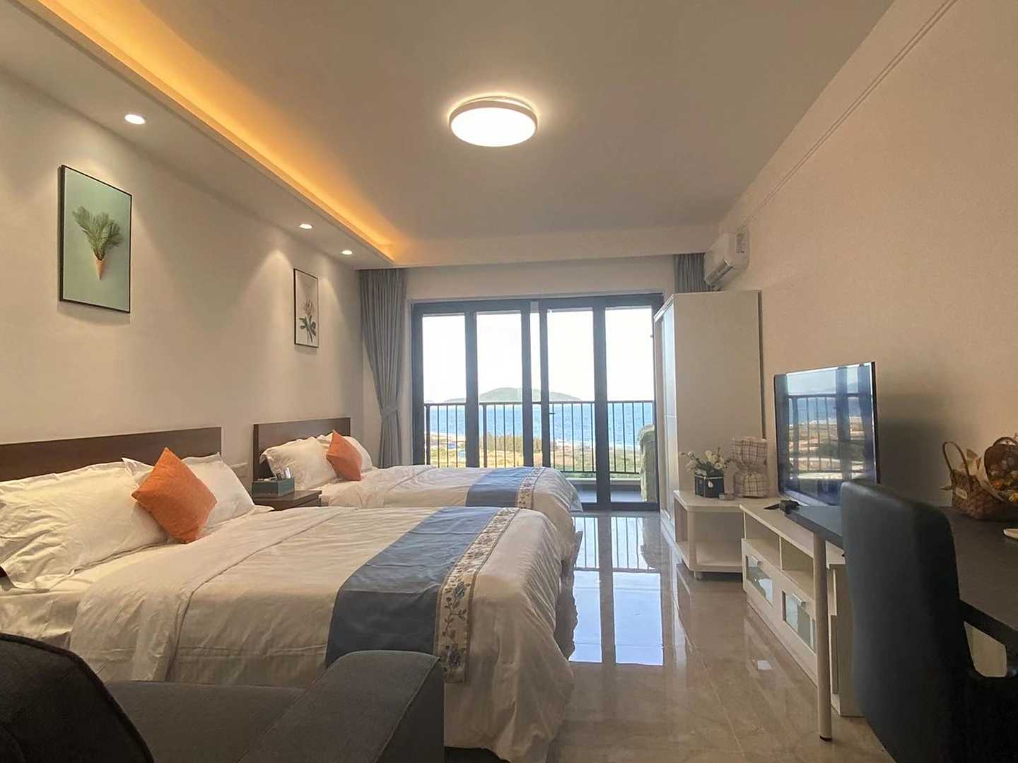 月亮湾一线海景民宿(椰林路分店)