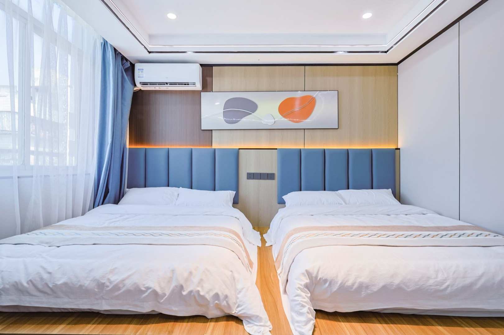 见岚脔挖海袭客栈