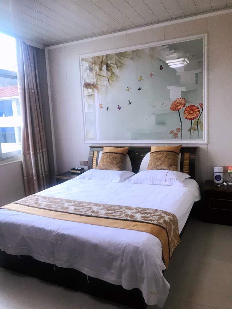 皇嘉宾馆(锦江大酒店西北)
