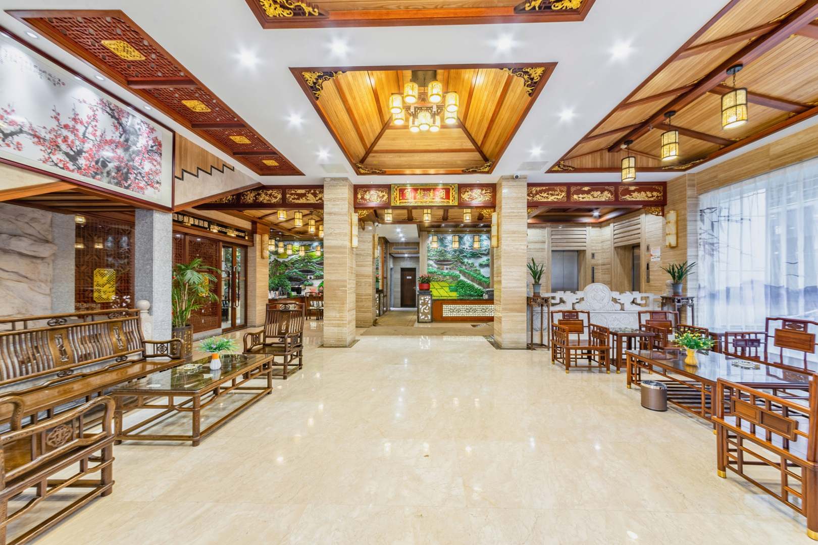 嘉州假日酒店(梅州市中心嘉印拾光乐园店)