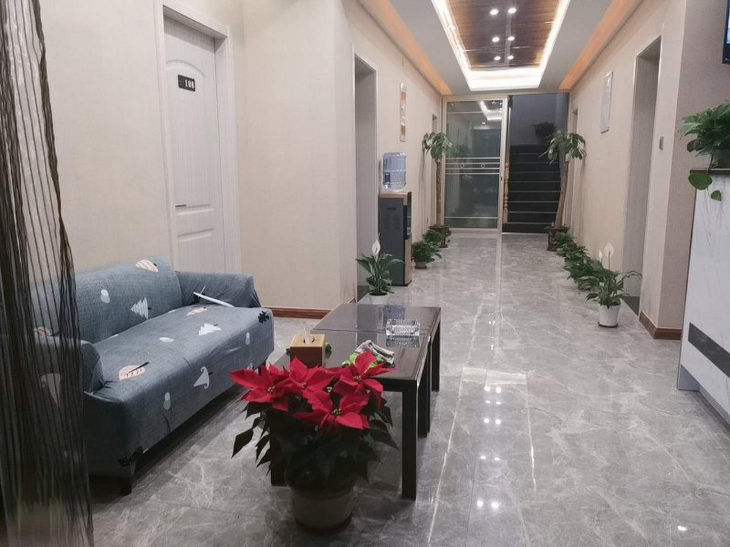 阜地恋恋步舍客栈