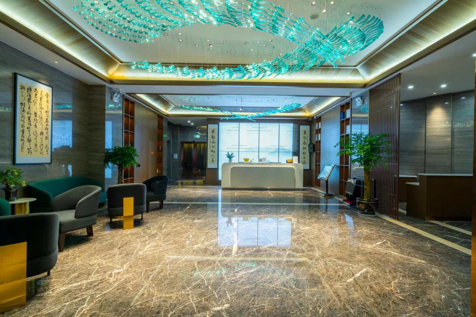 陇川金汇酒店(象乘财富中心店)