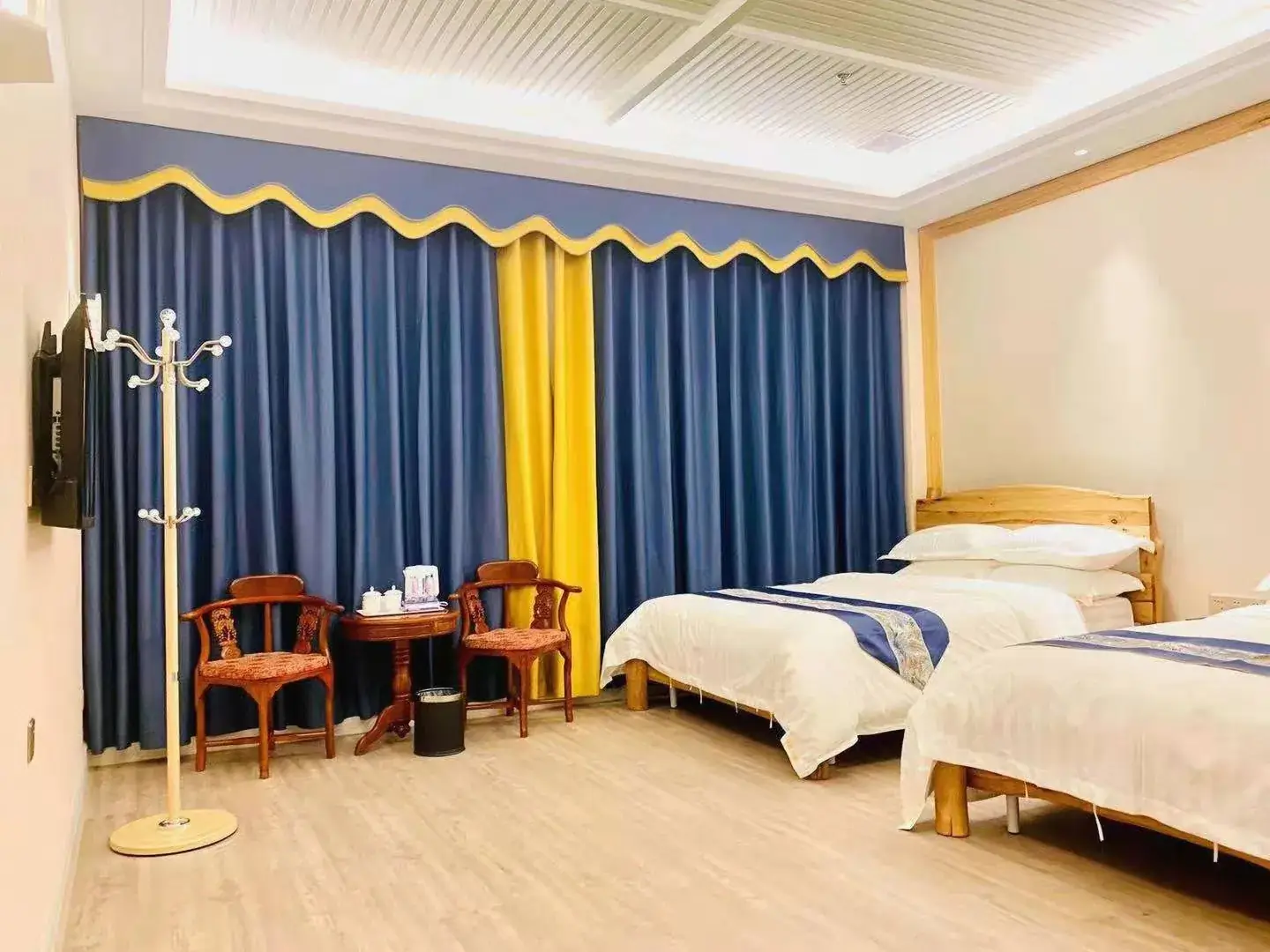 海丰逸號公舘