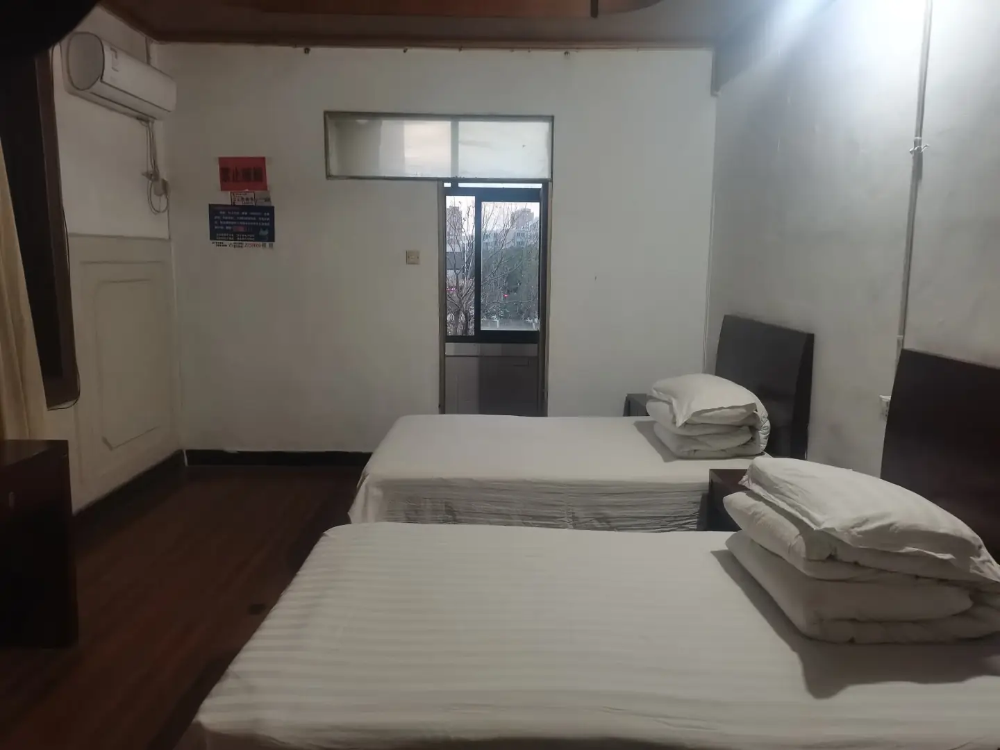 新世纪旅馆(车站东路)