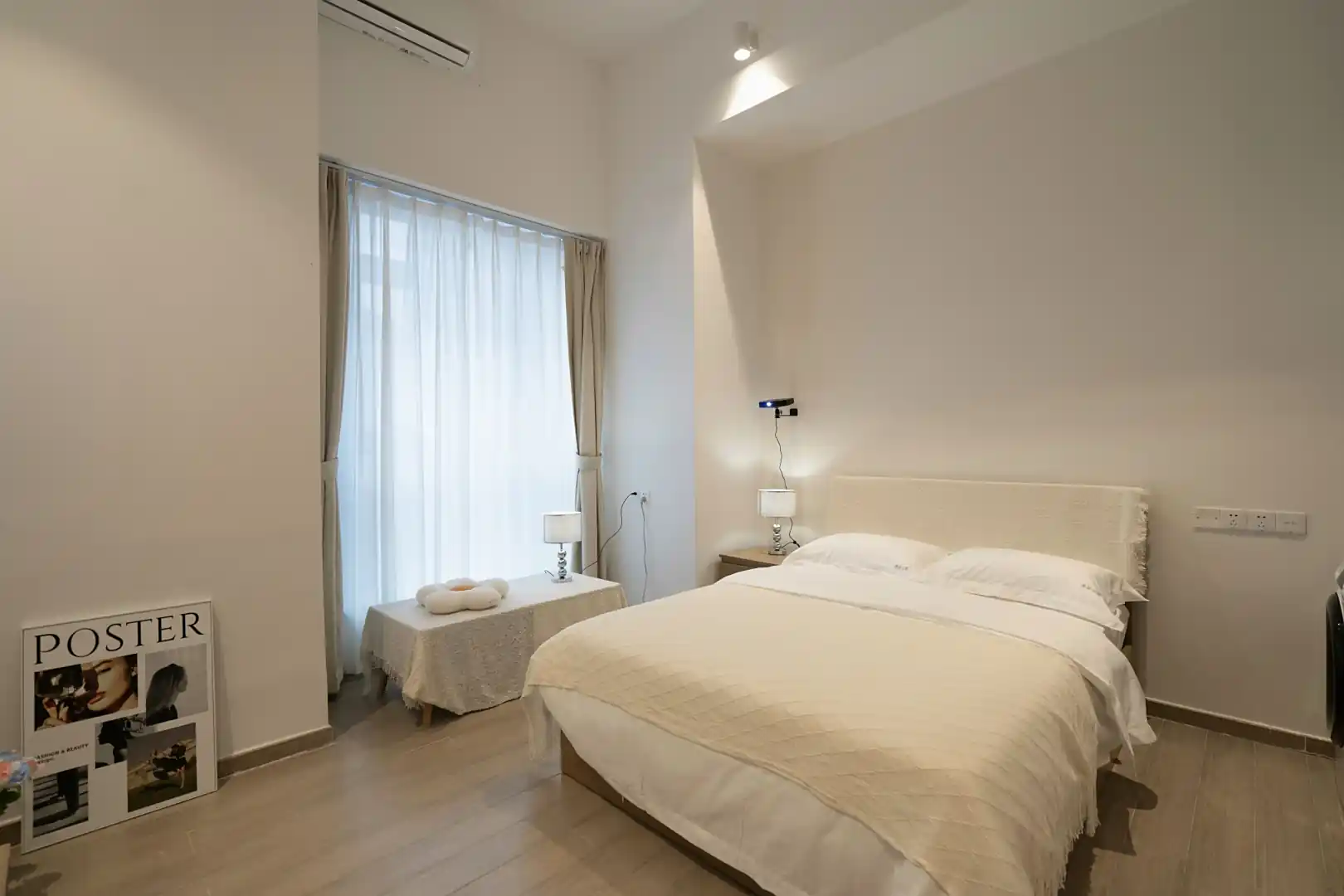 一禾LOFT服务公寓(深圳大学城塘朗地铁站店)