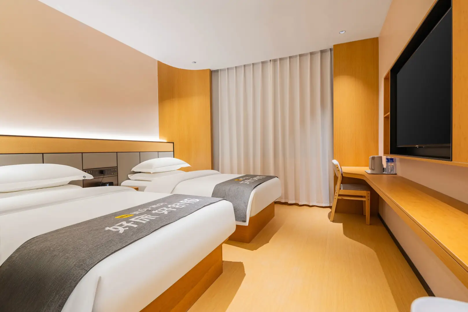 亚居花园酒店(汉口火车站店)