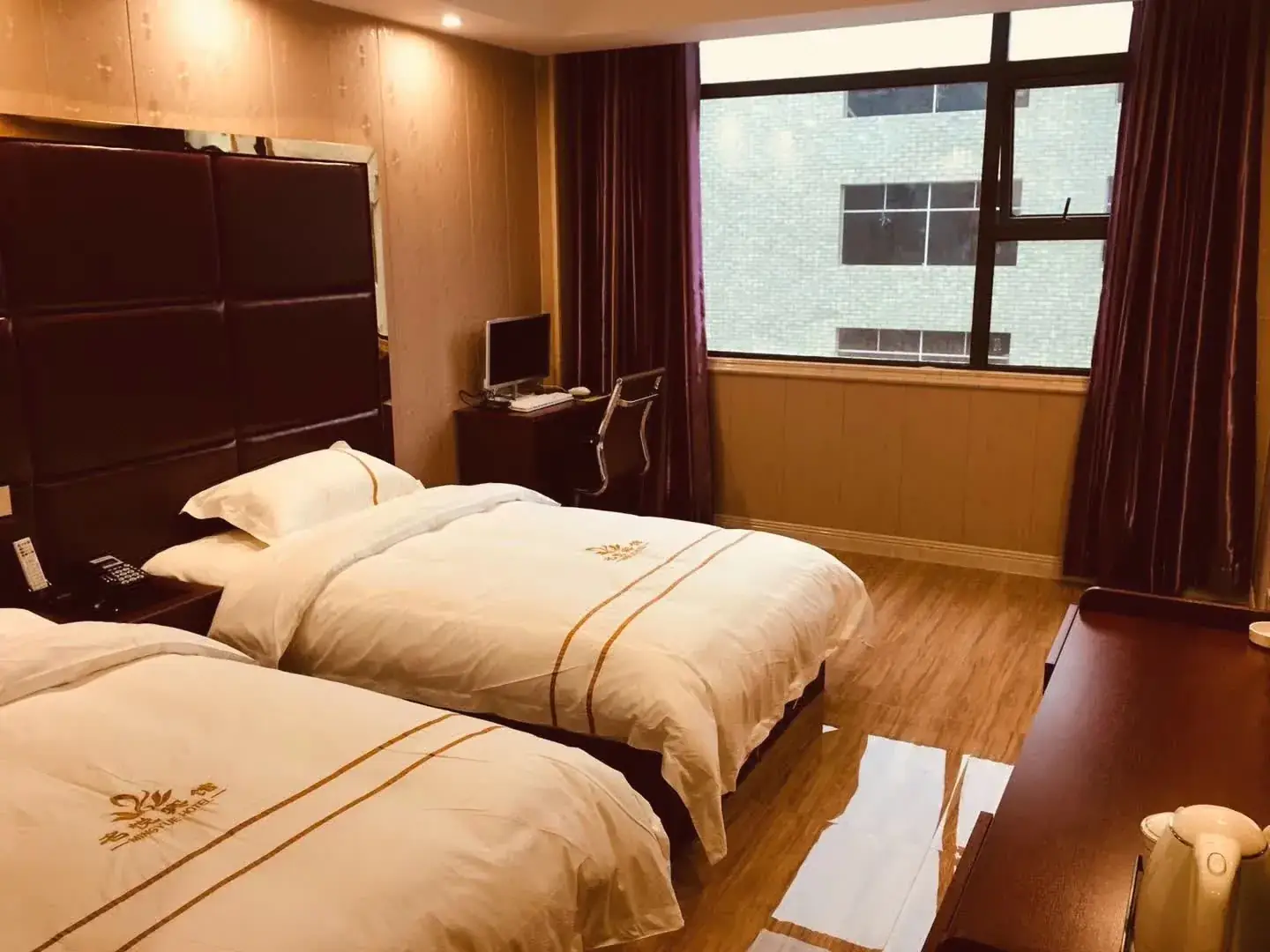 名悦宾馆(兴民路店)