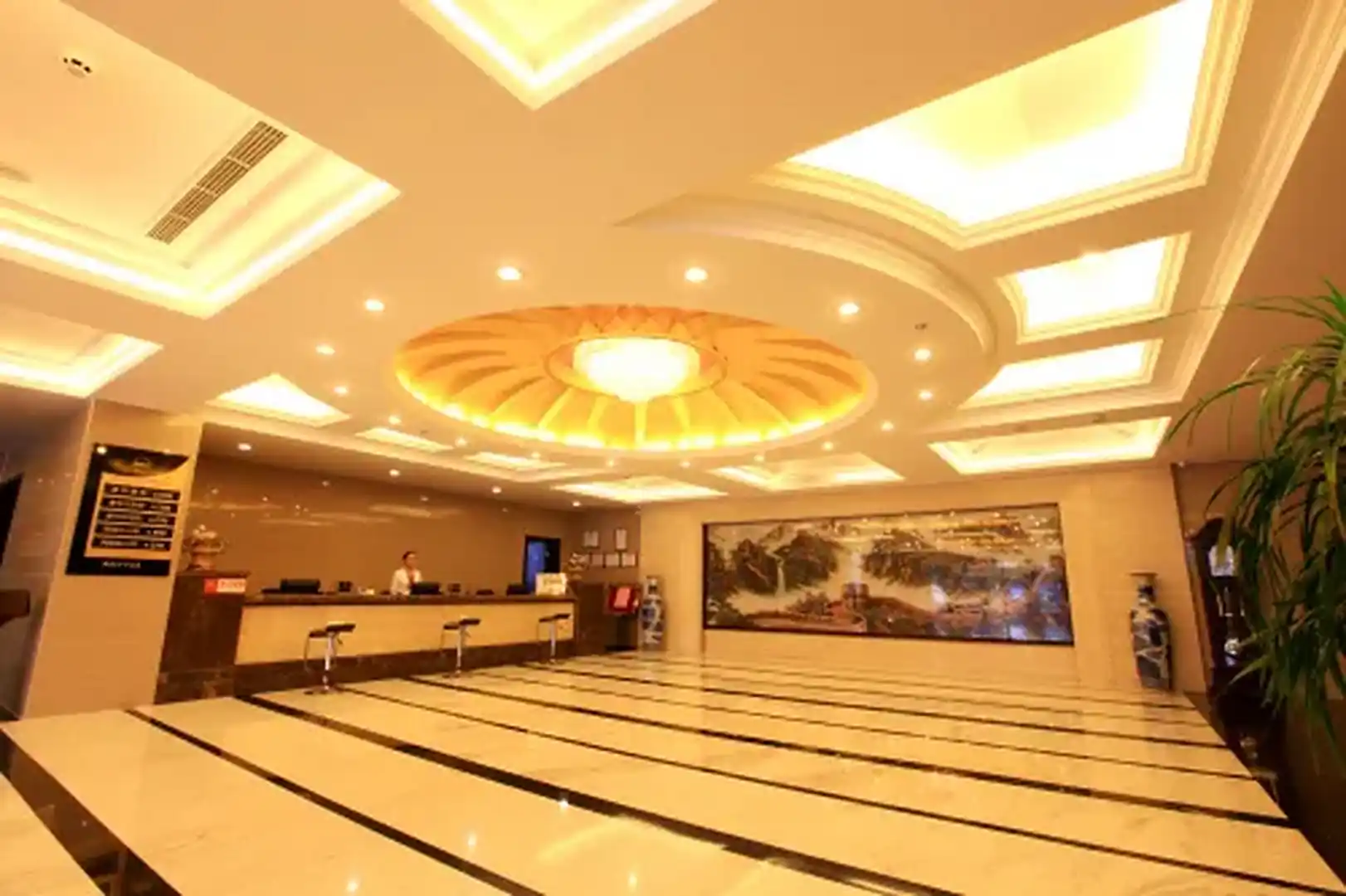 安然大酒店(威海高铁站韩乐坊店)