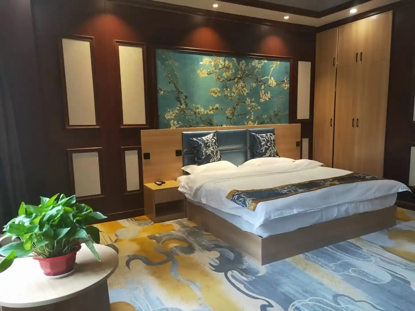 蓬安沐芝楠酒店