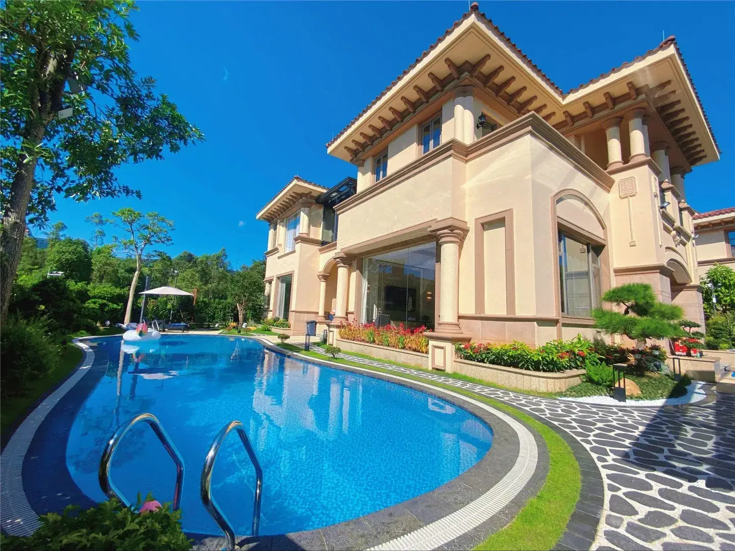 恩平恒大泉都·秘境温泉泳池主题别墅