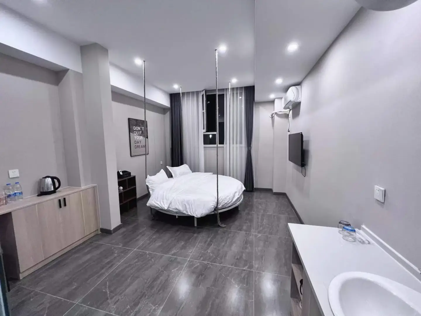 良栖小驻HOTEL