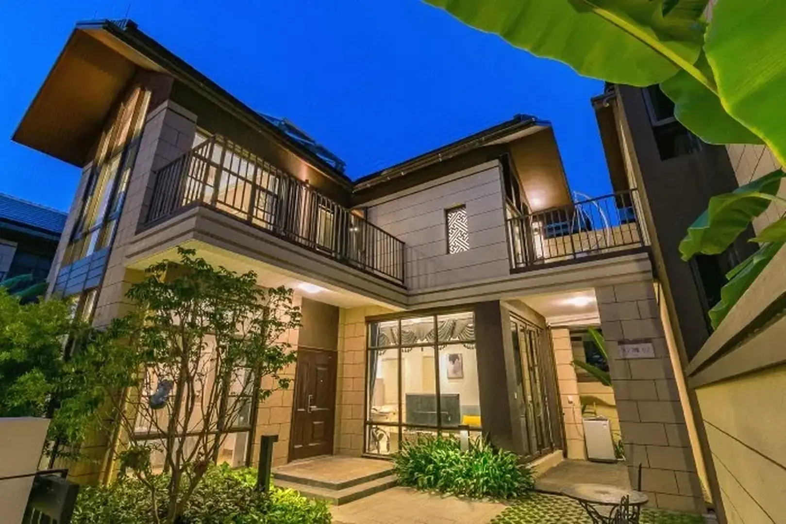 台山颐和温泉城泳池轰趴别墅