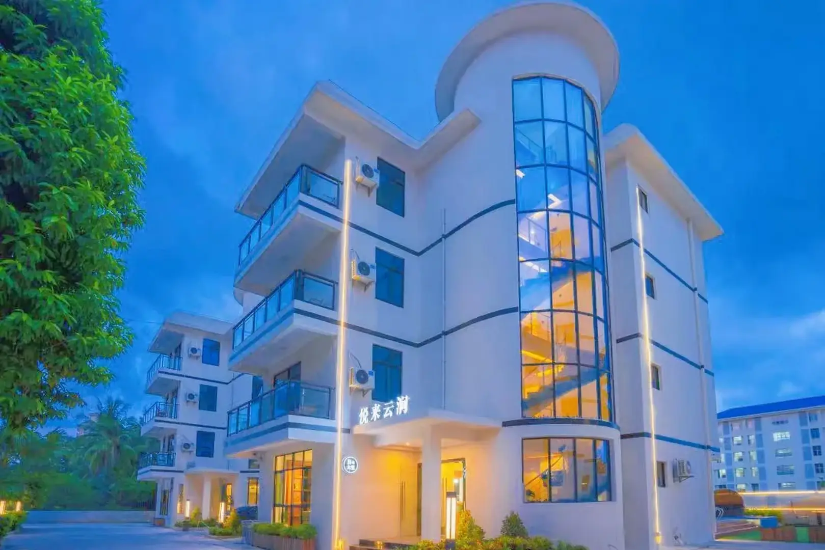 悦来云涧泳池民宿(大东海店)