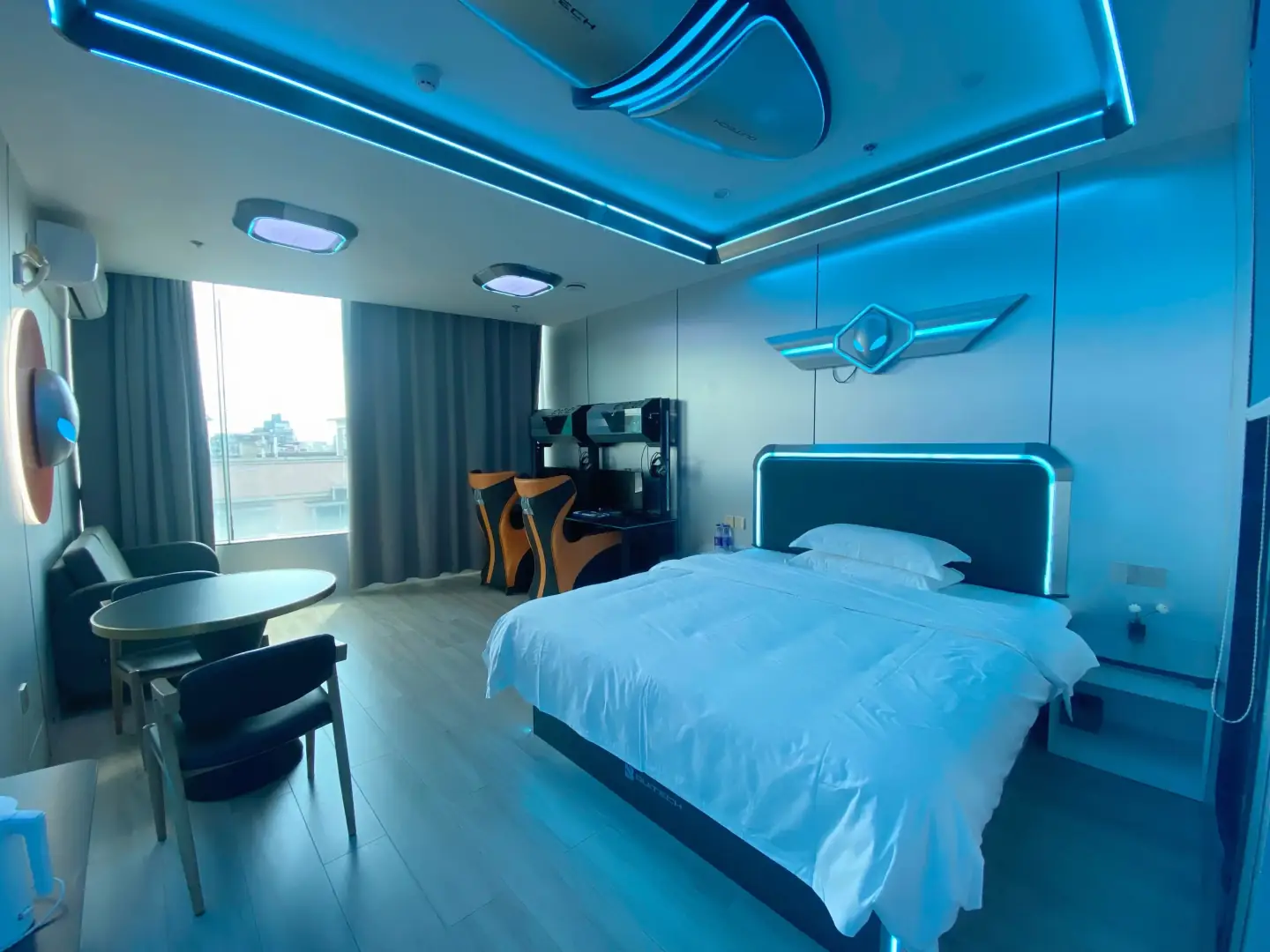 66电竞上网·台球·棋牌·酒店(东门店)