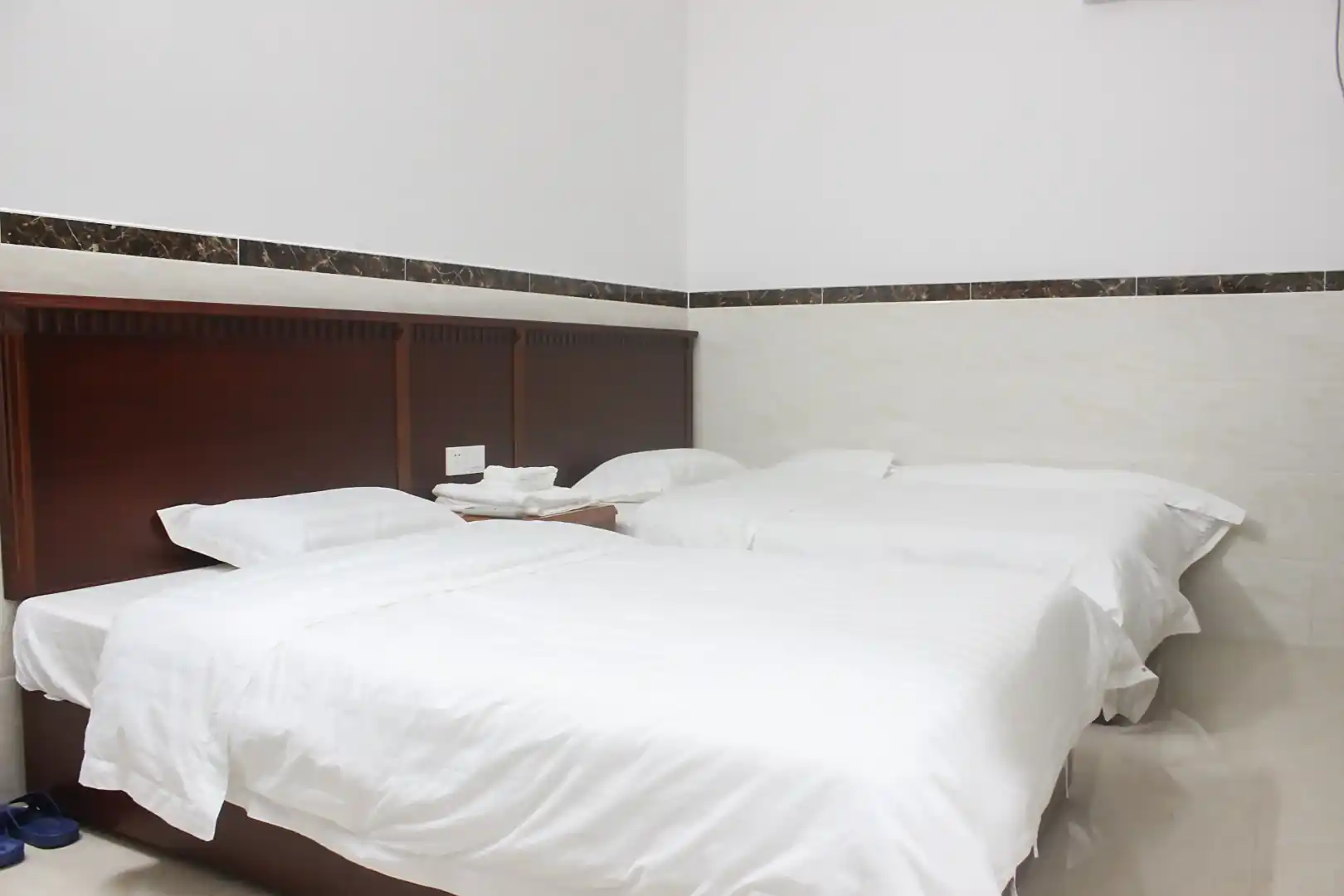 闸坡旅游家庭旅馆