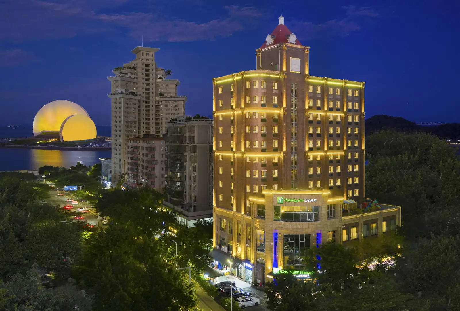 珠海大剧院智选假日酒店(情侣路日月贝店)