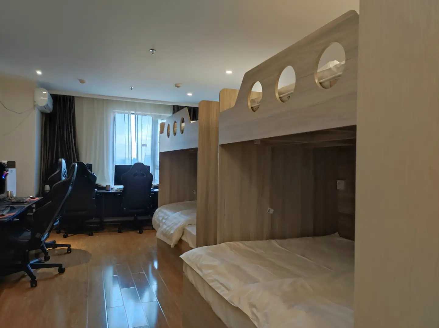 飞虎电竞酒店(钦州东站店)