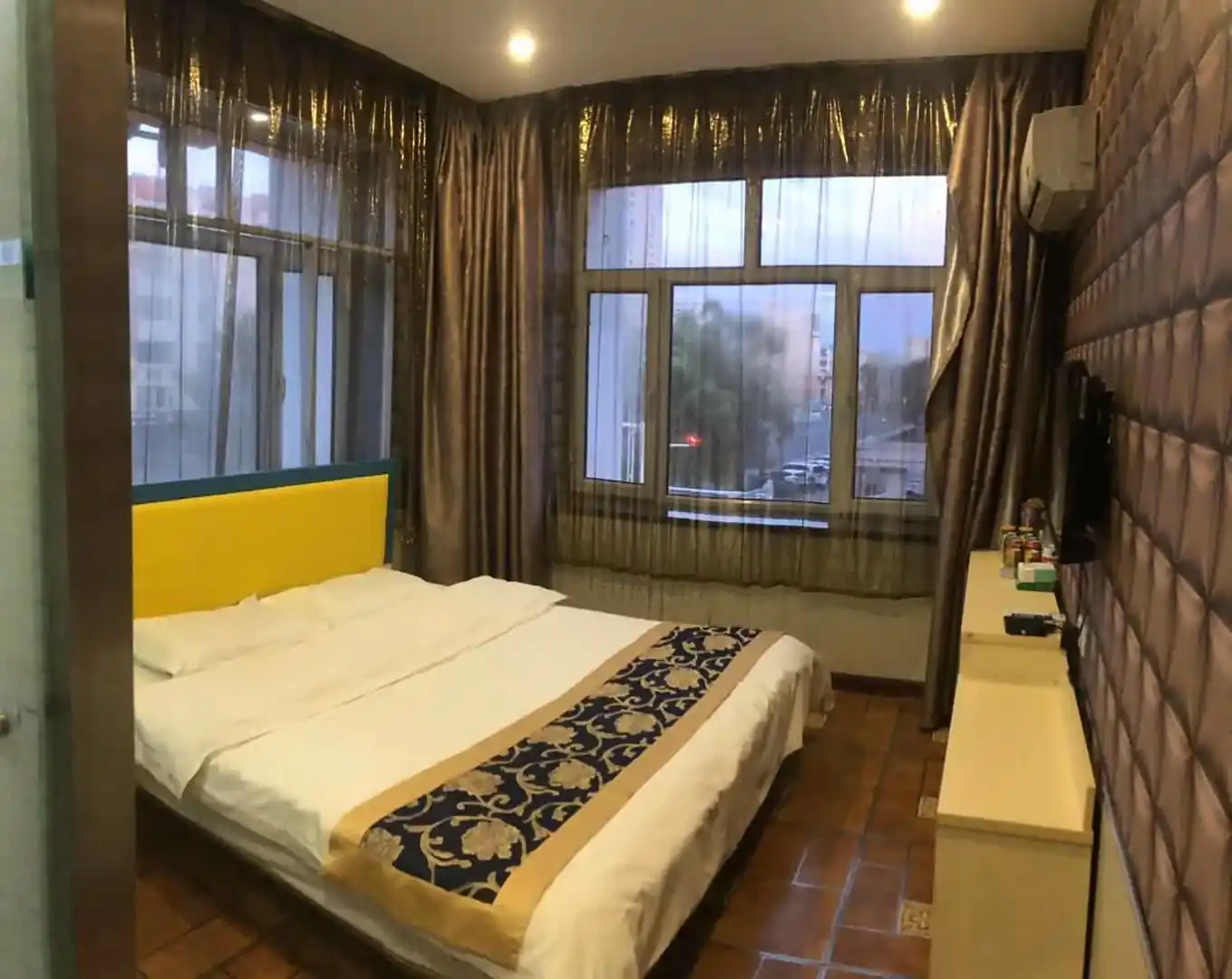 富锦桔子小屋宾馆