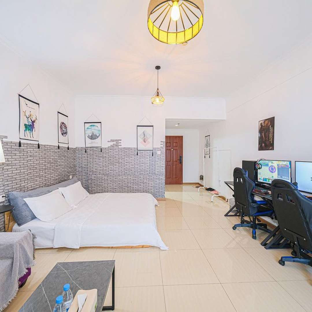 云顶电竞酒店(中骏世界城店)