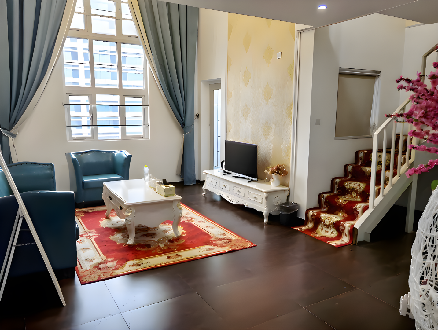 南宁耀凯欧美风情复式楼中楼主题民宿公寓(中挝路分店)