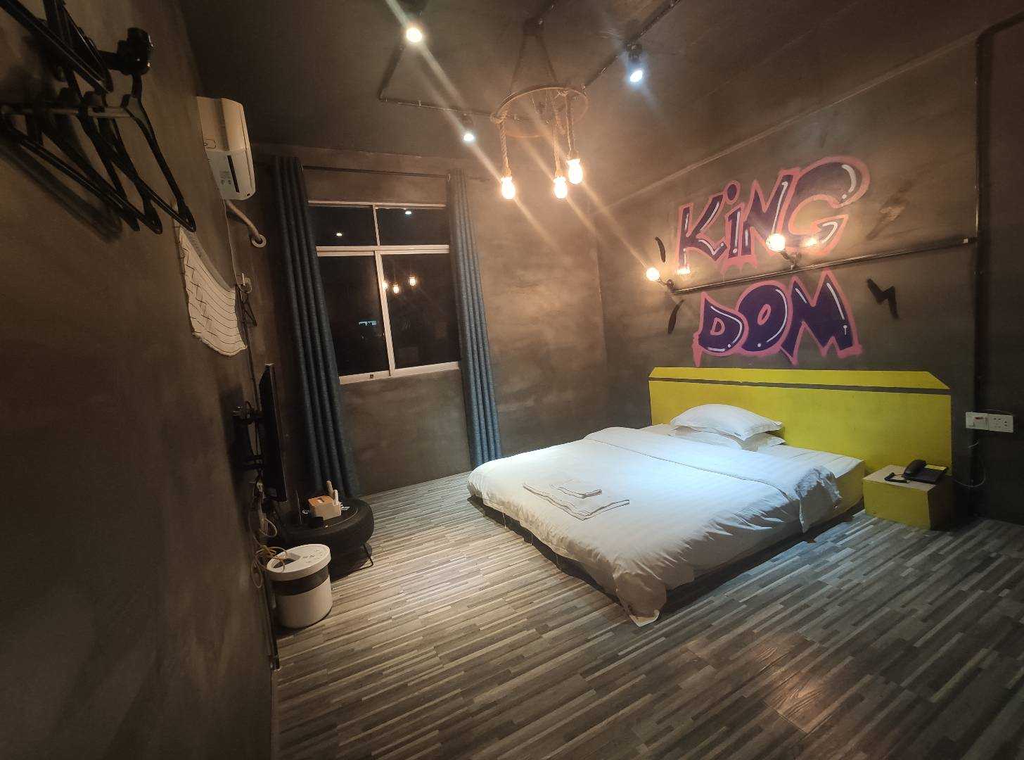 南宁市客潮榻榻米LOFT酒店