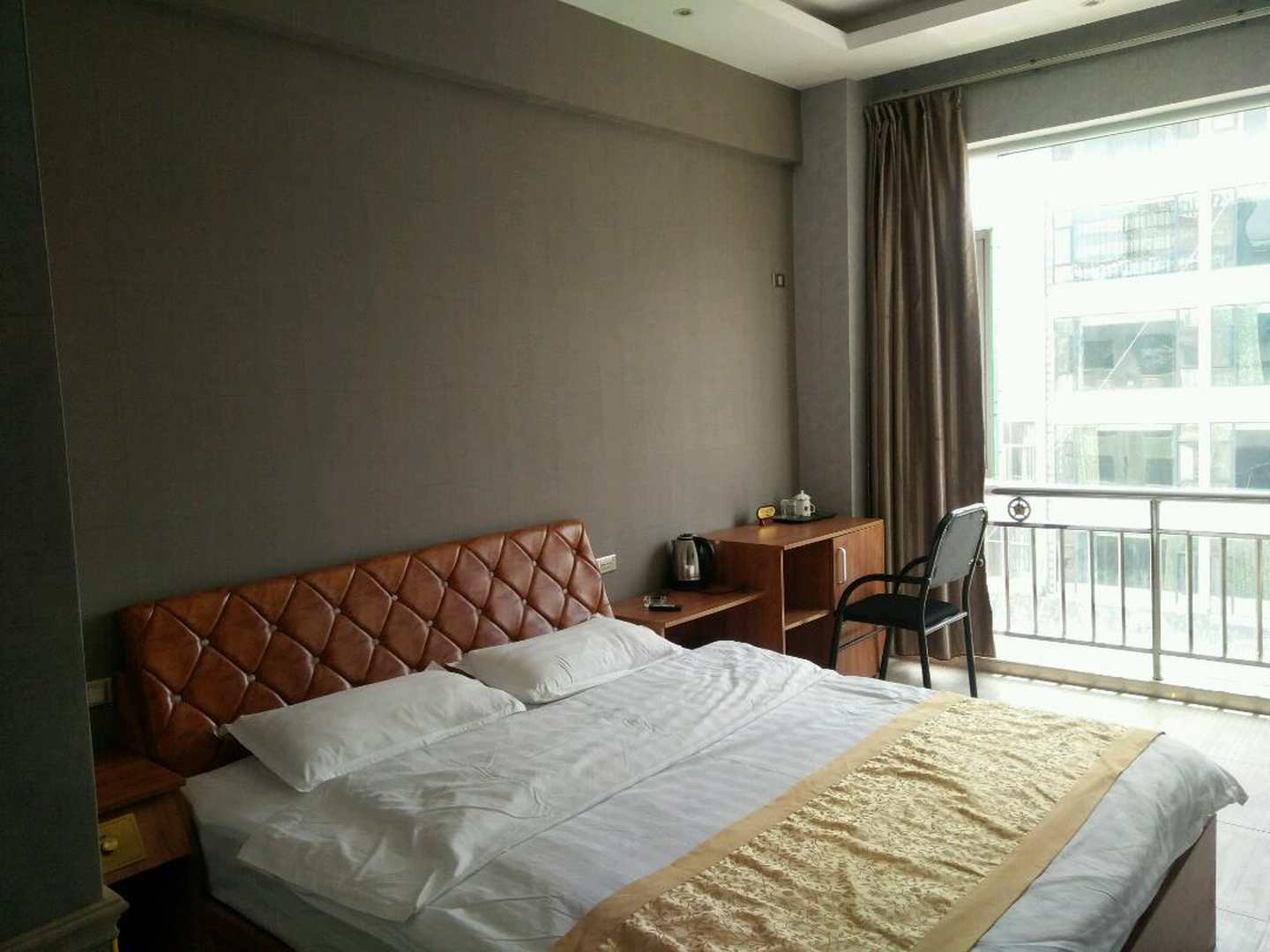 婧隆商务宾馆