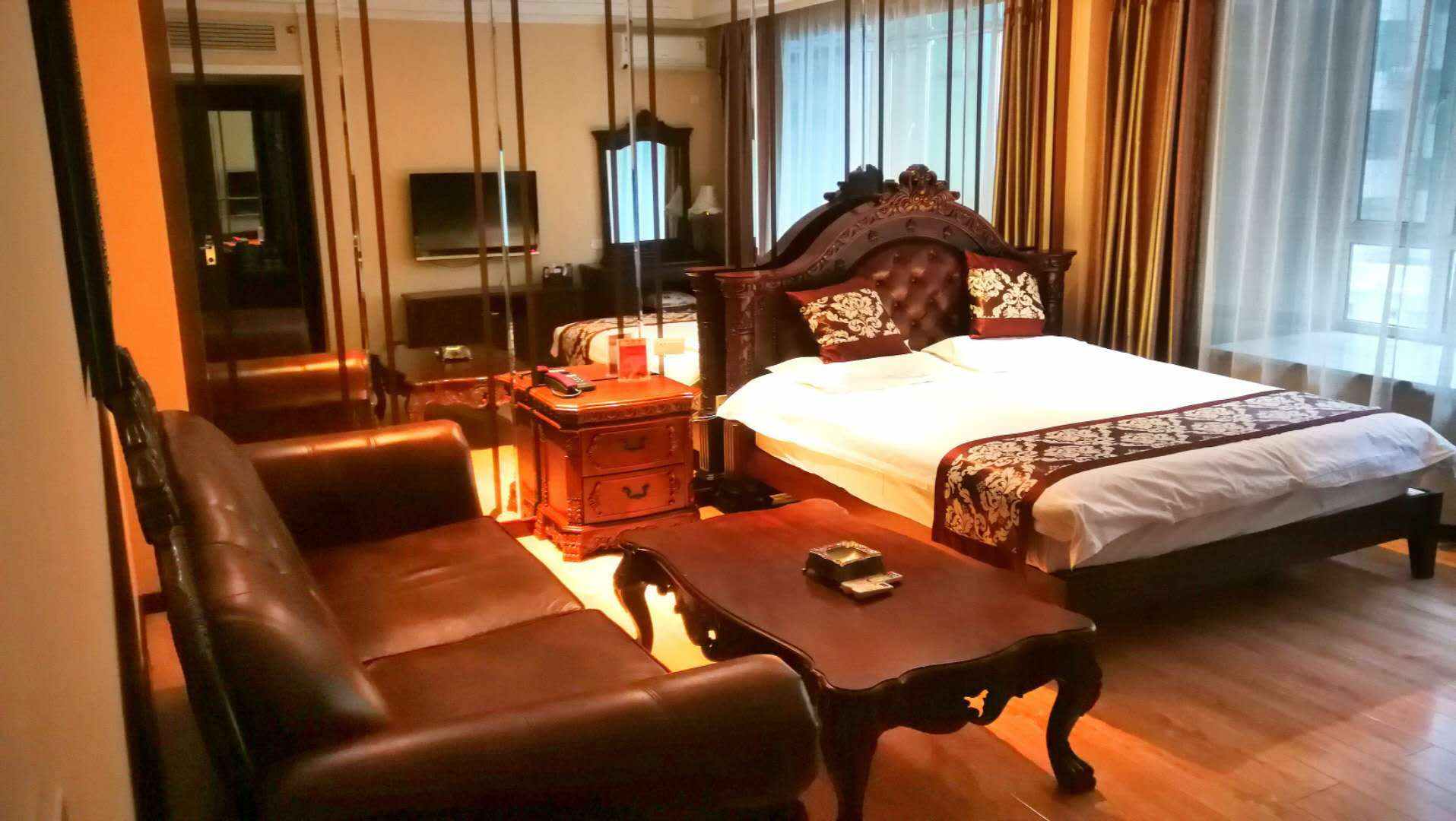 禧龙时钟旅馆(七台河店)