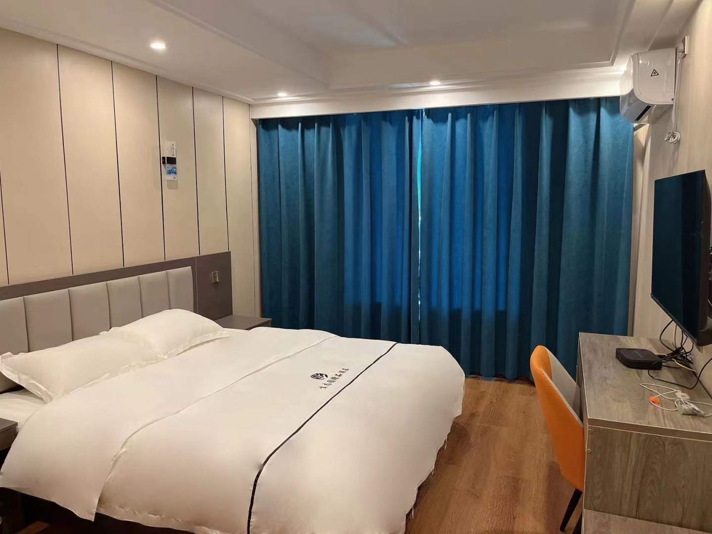 生态园酒店(上蔡县供销社东)