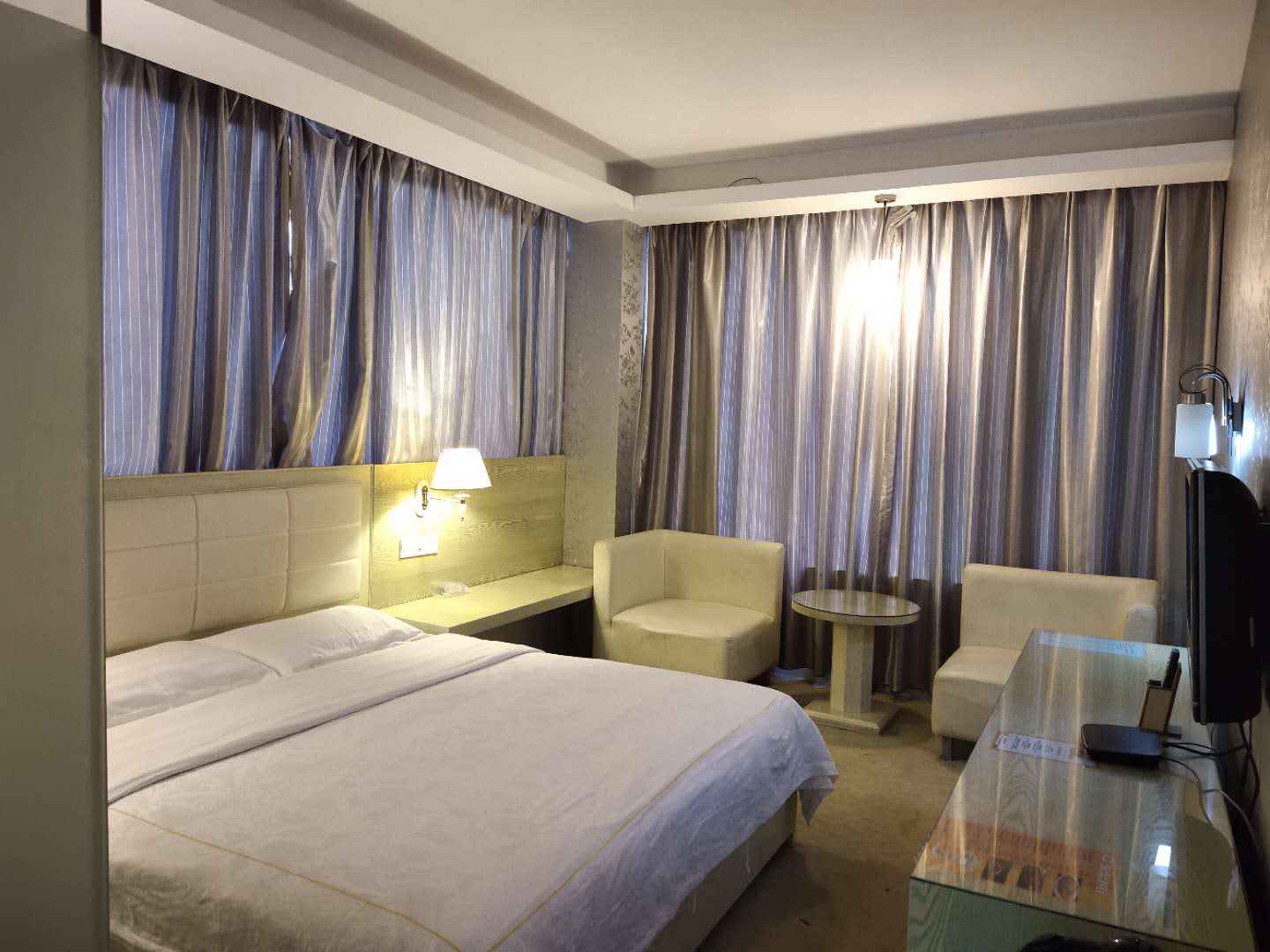 钦州东泉酒店