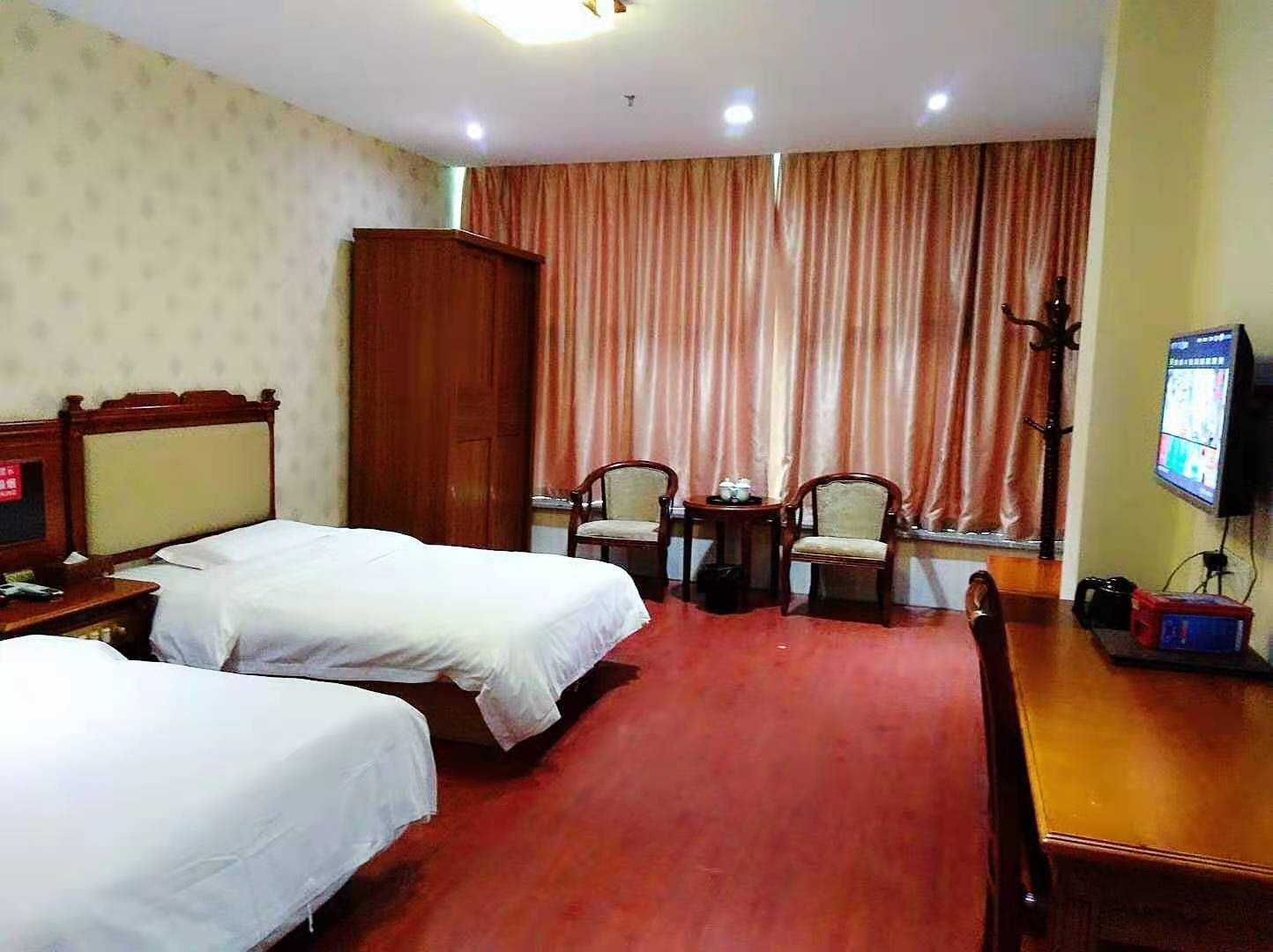 兴仁明兴宾馆