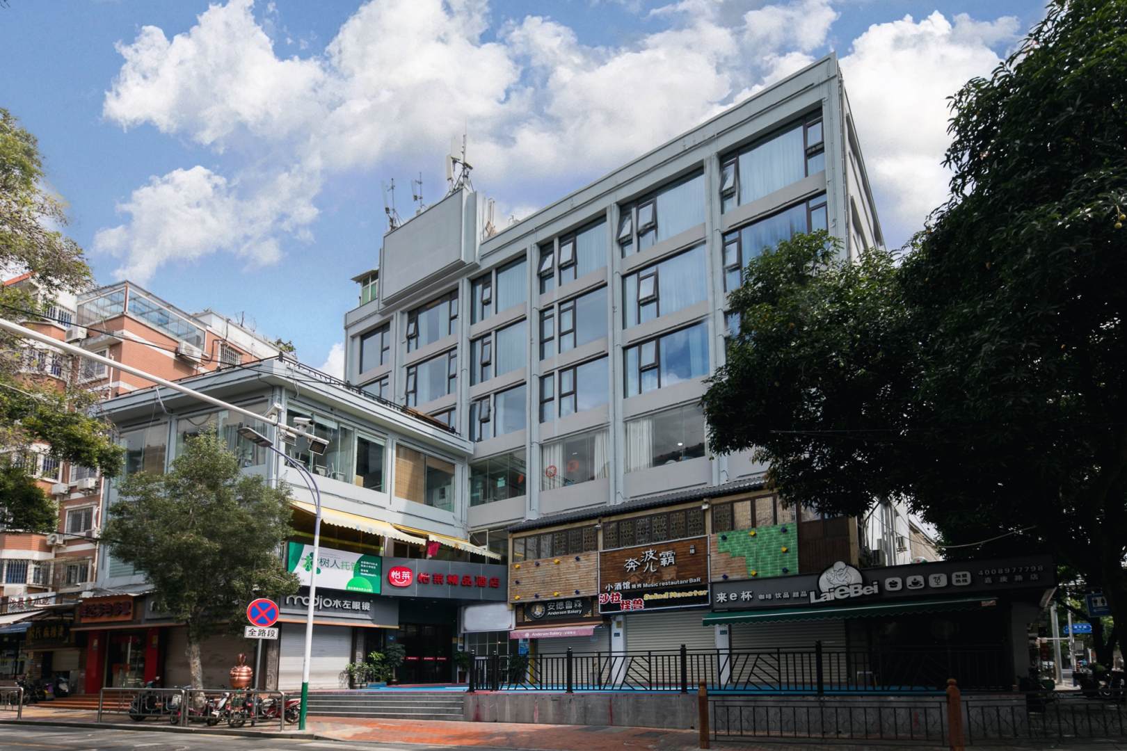 怡莱精品酒店(厦门集美学村地铁站店)