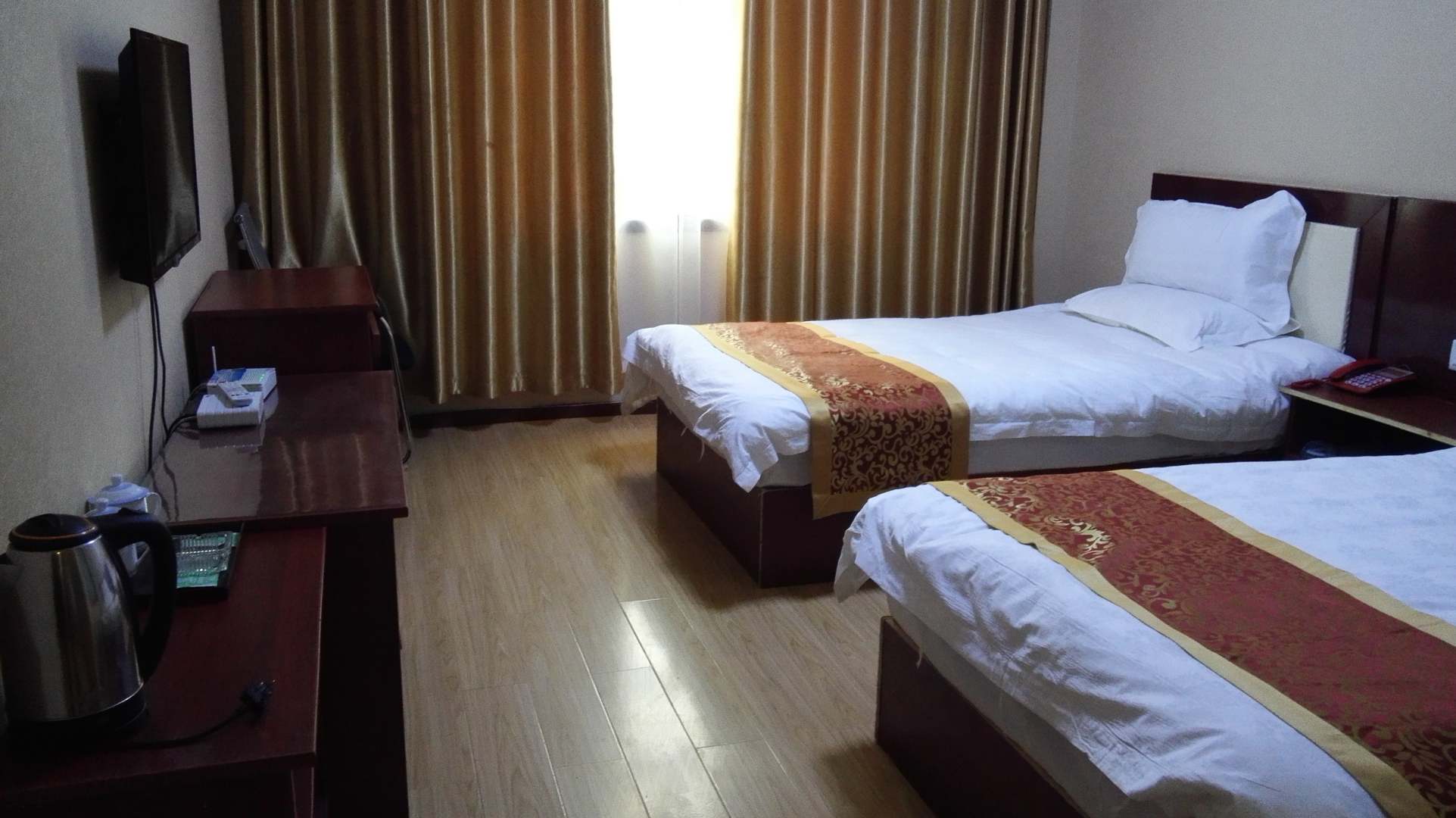格尔木海泉宾馆(泰山中路店)