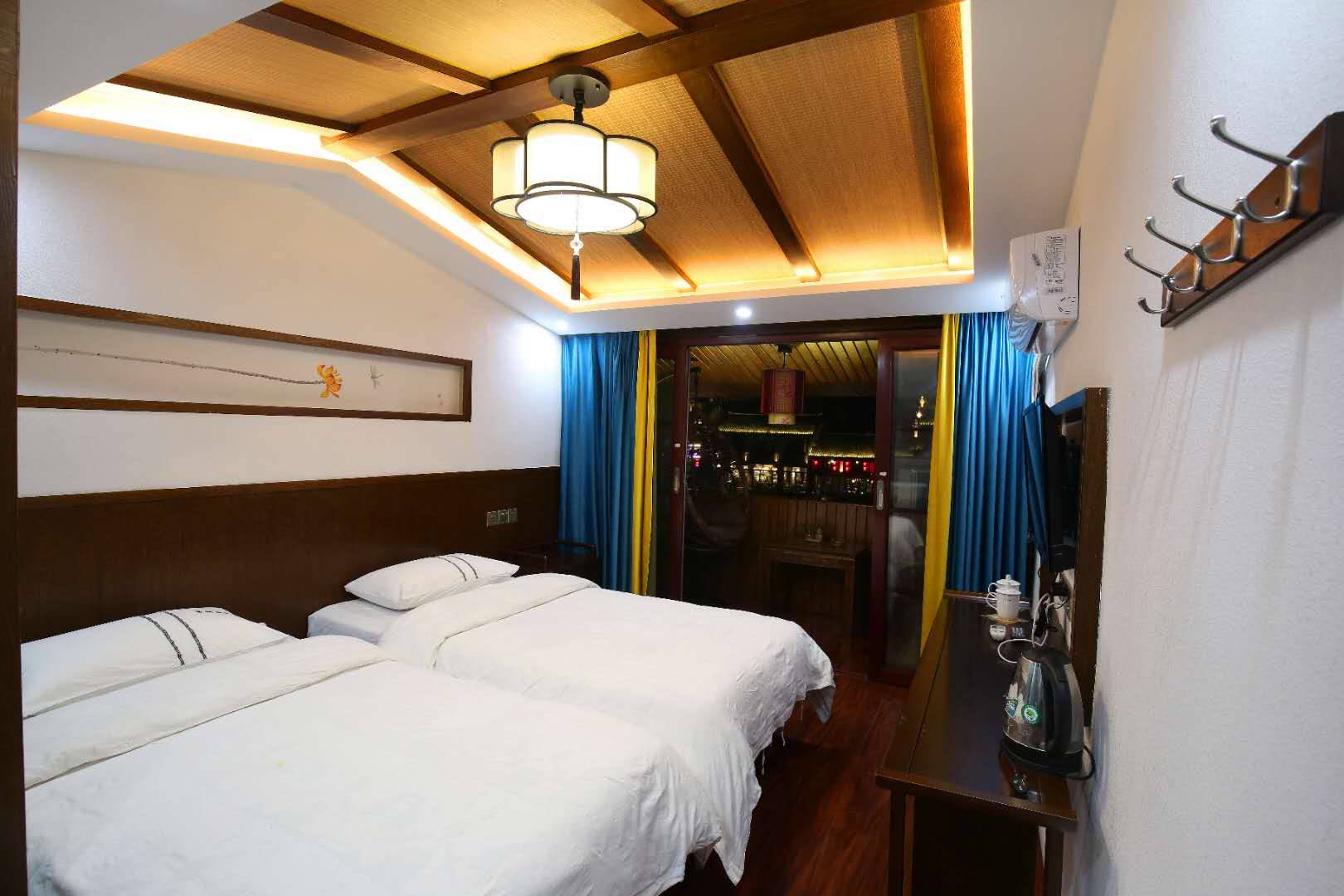 云水间吊脚楼江景凤凰观景店名宿(北边街分店)
