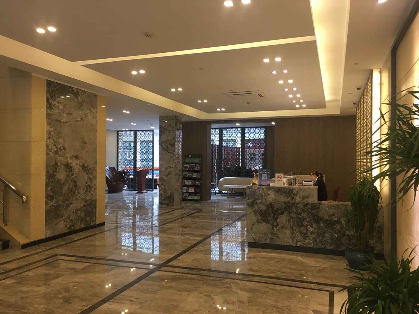 杨建华酒店(上海花木店)