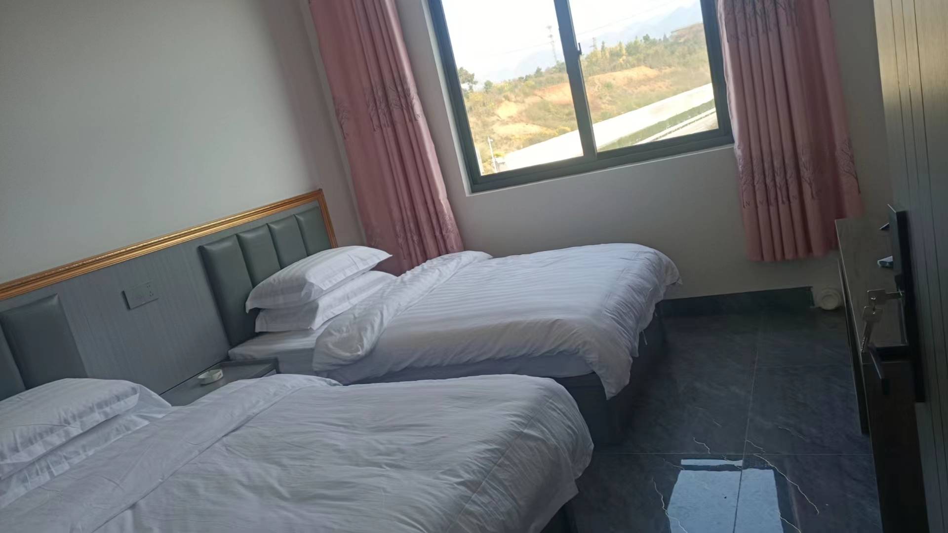 镇雄东顺民宿(陌上风情花海公园店 )