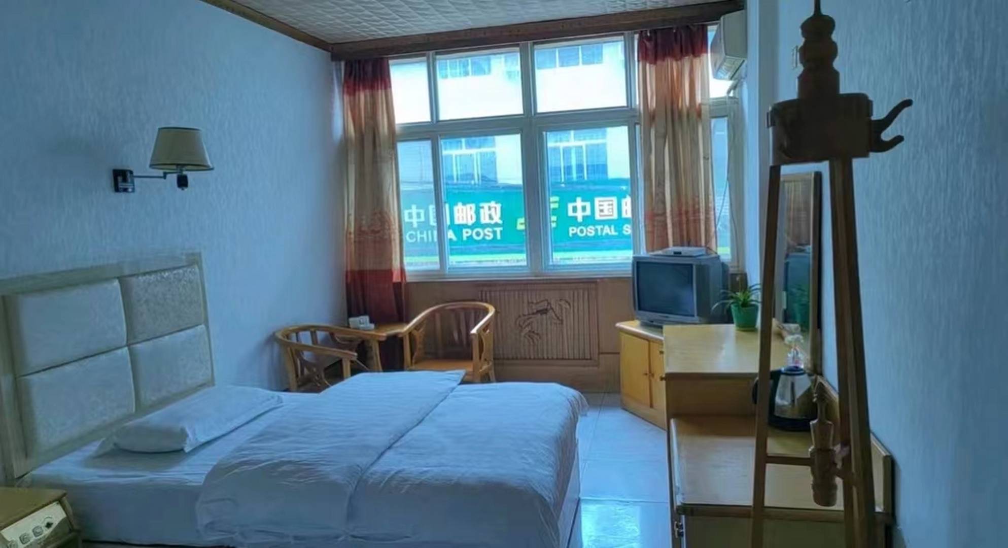 粮食宾馆(广兴街店)