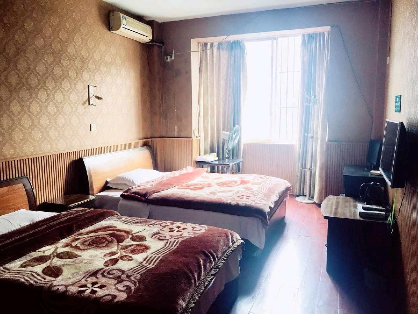 百梯宾馆