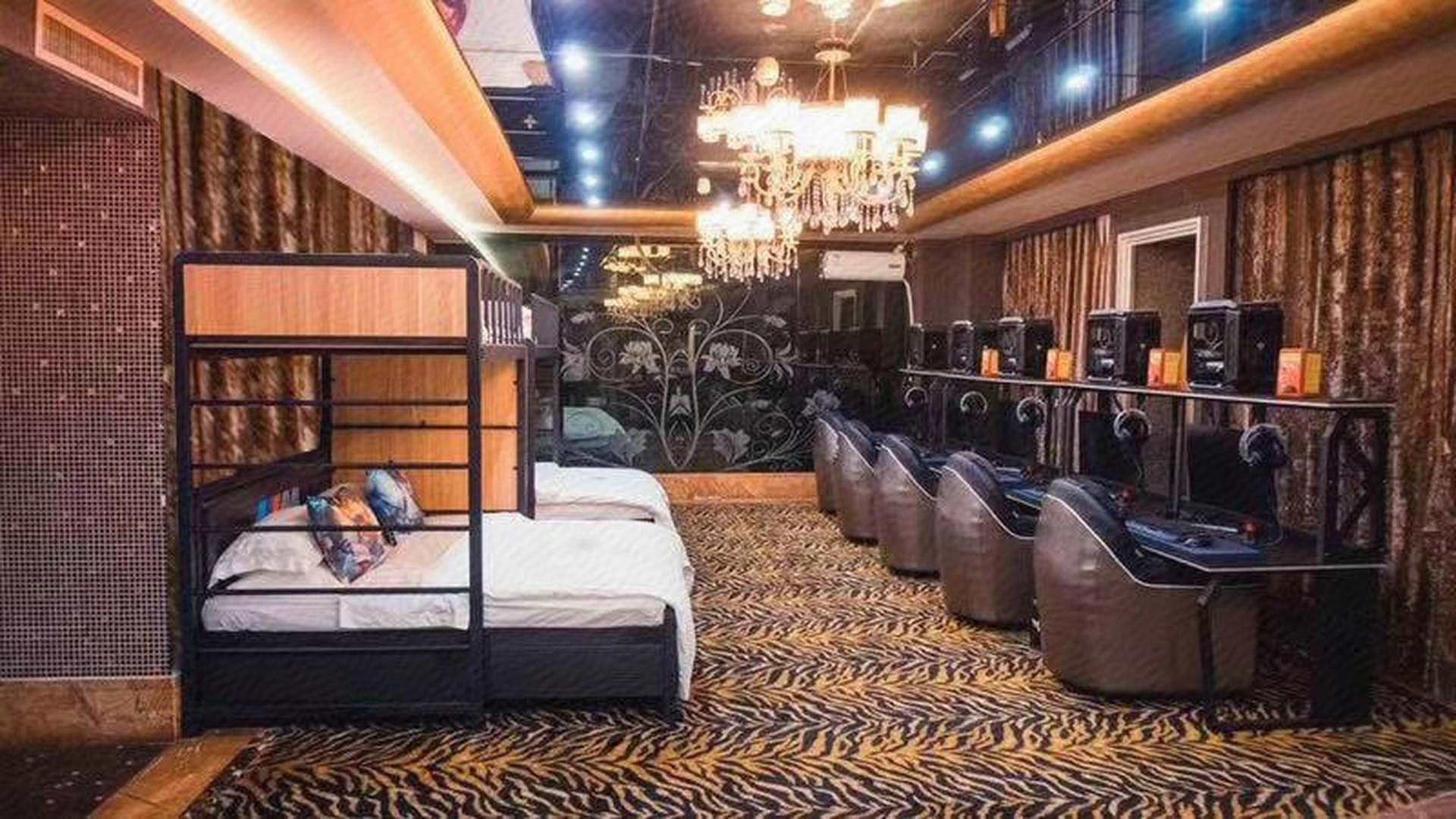 英雄联盟电竞酒店