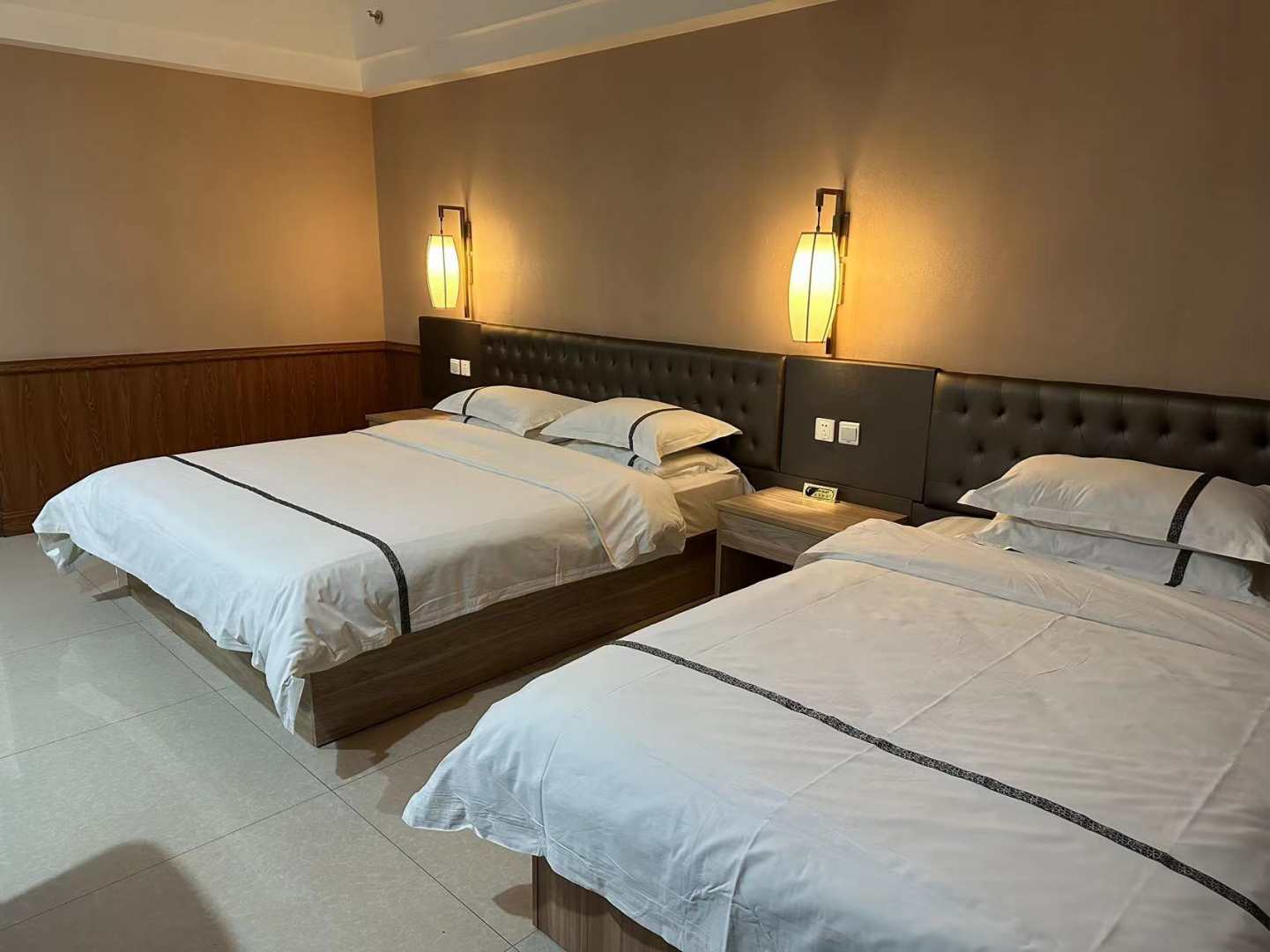 吉木萨尔九州商务酒店