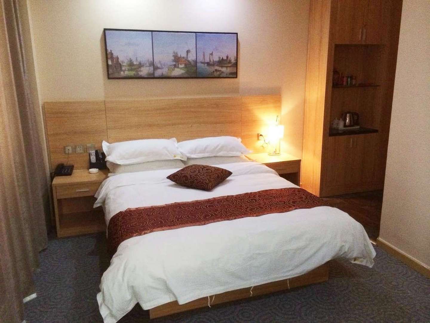 都市月光商务酒店