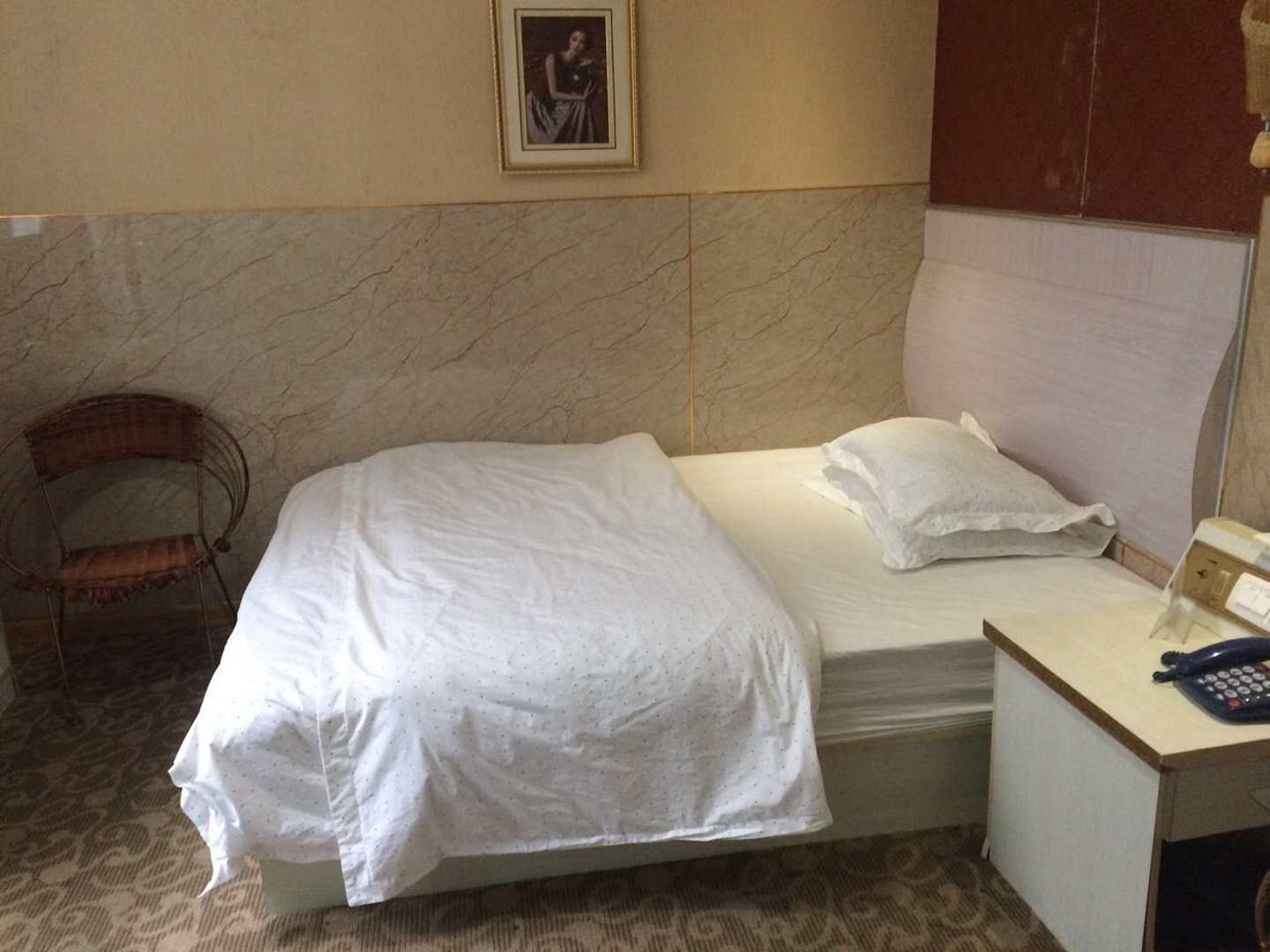 来宾市爱夜亭宾馆