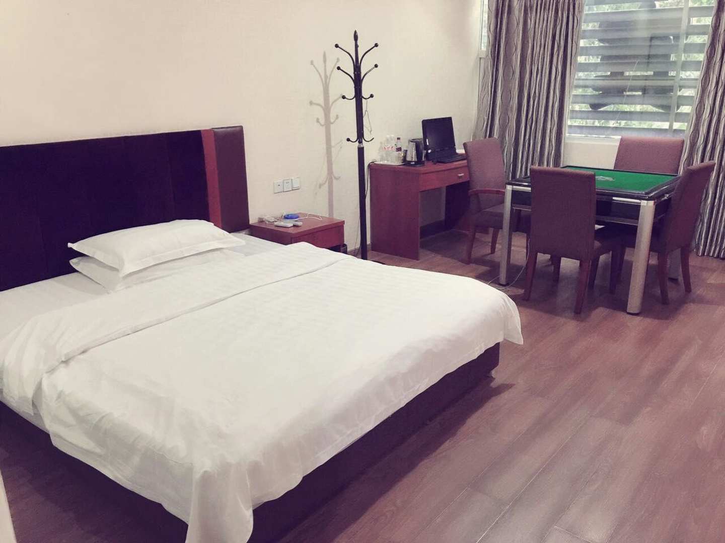 宜宾铭鑫宾馆(高铁西站店)