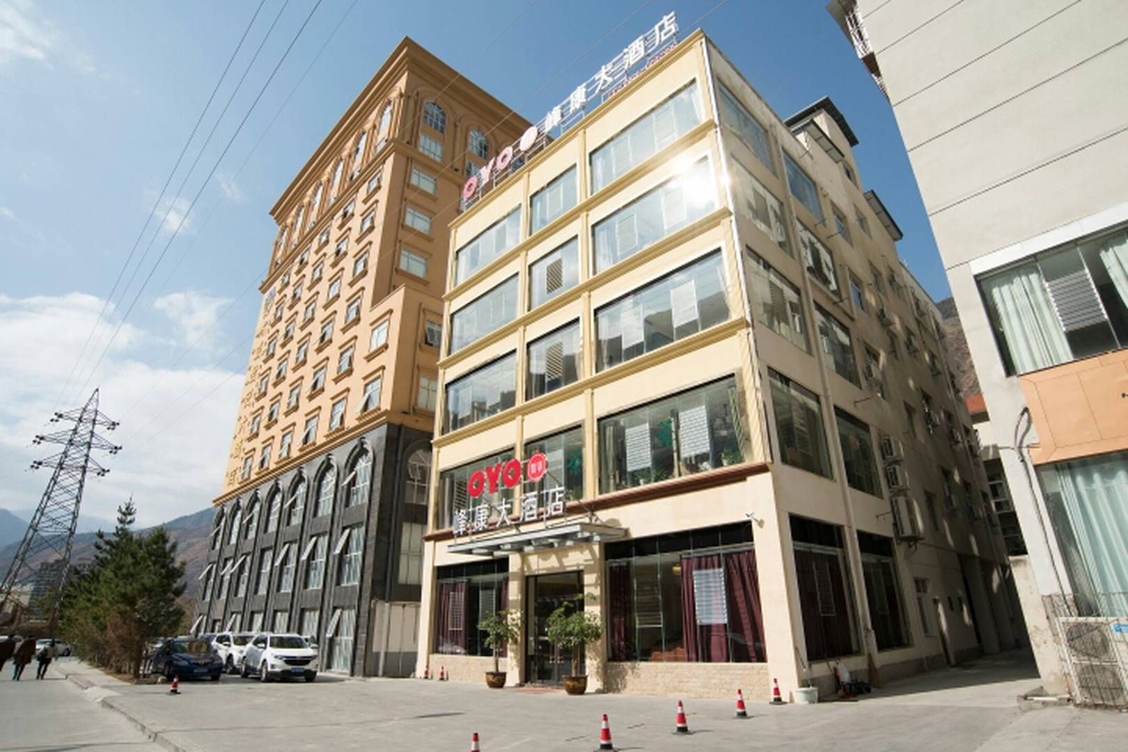 泸定峰康大酒店