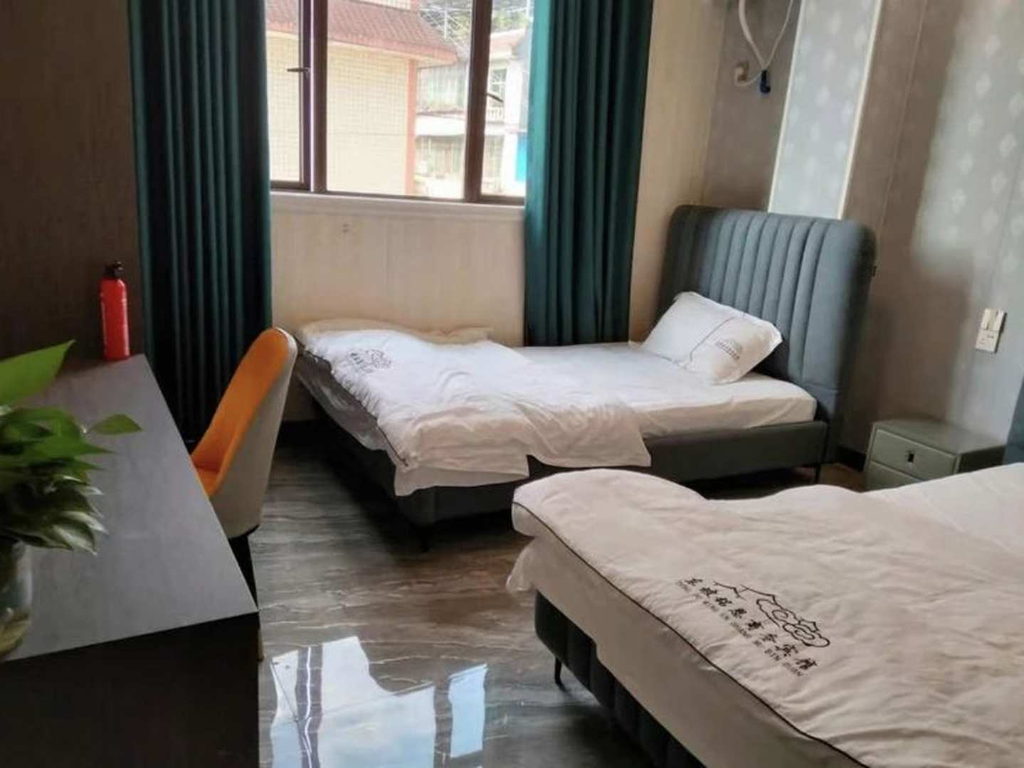 东坡铭恩商务旅馆