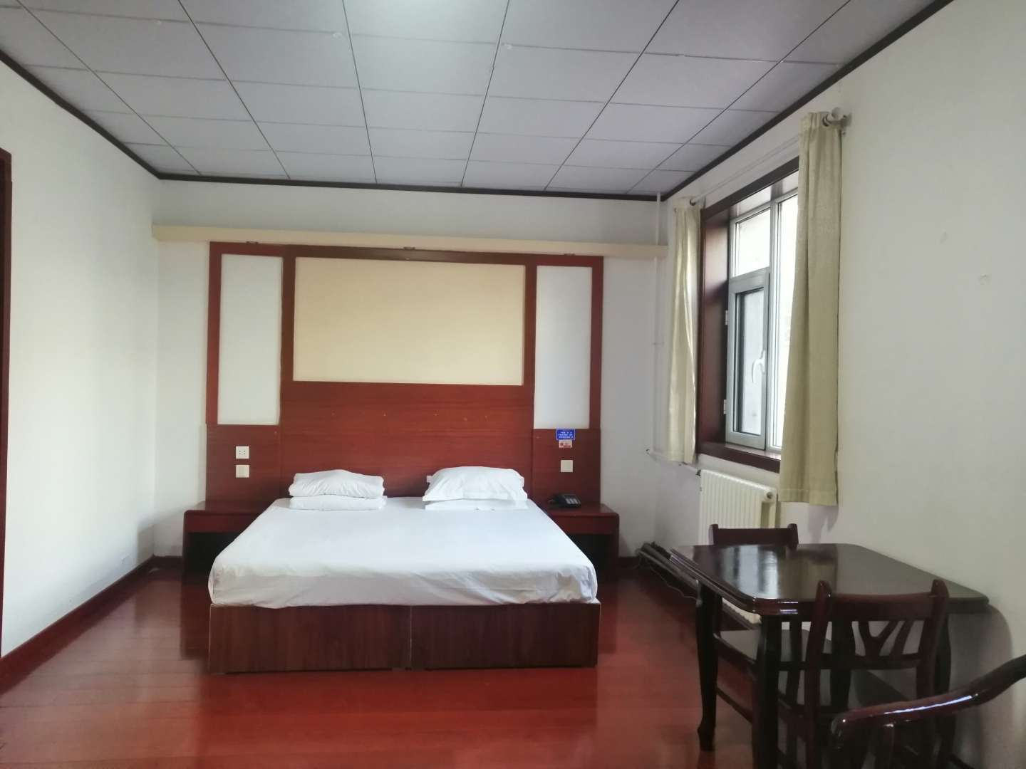 御园宾馆(向阳街店)